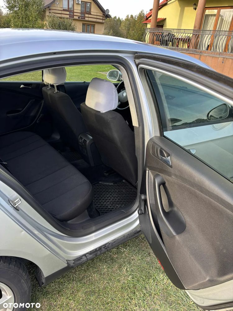 Volkswagen Passat - 19