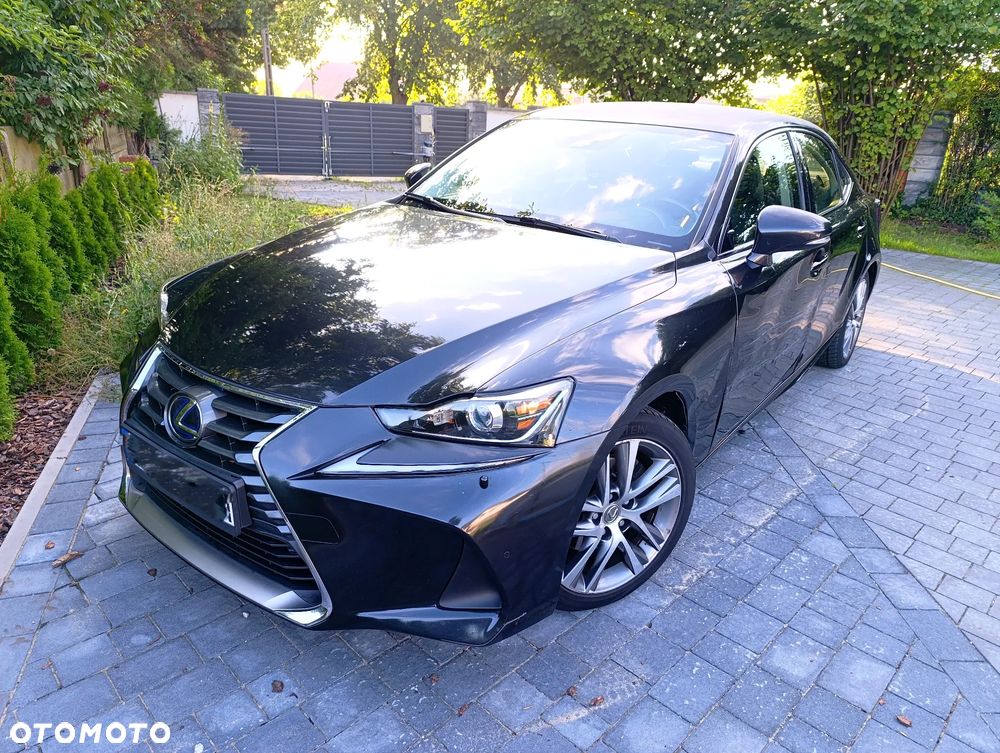 Lexus IS 300h Business Edition - 1