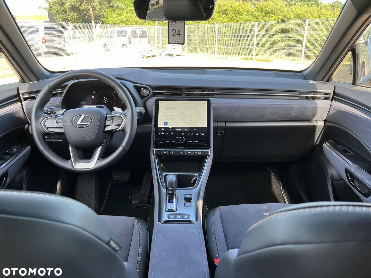 Lexus LBX - 13