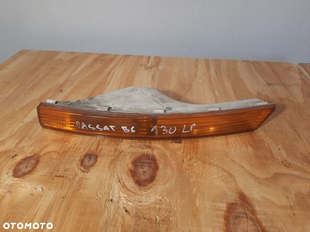 Kierunkowskaz lewy przód VW Passat B6