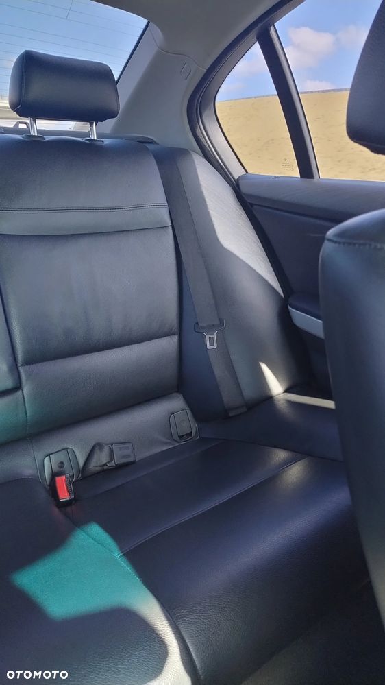 BMW Seria 3 325i - 18