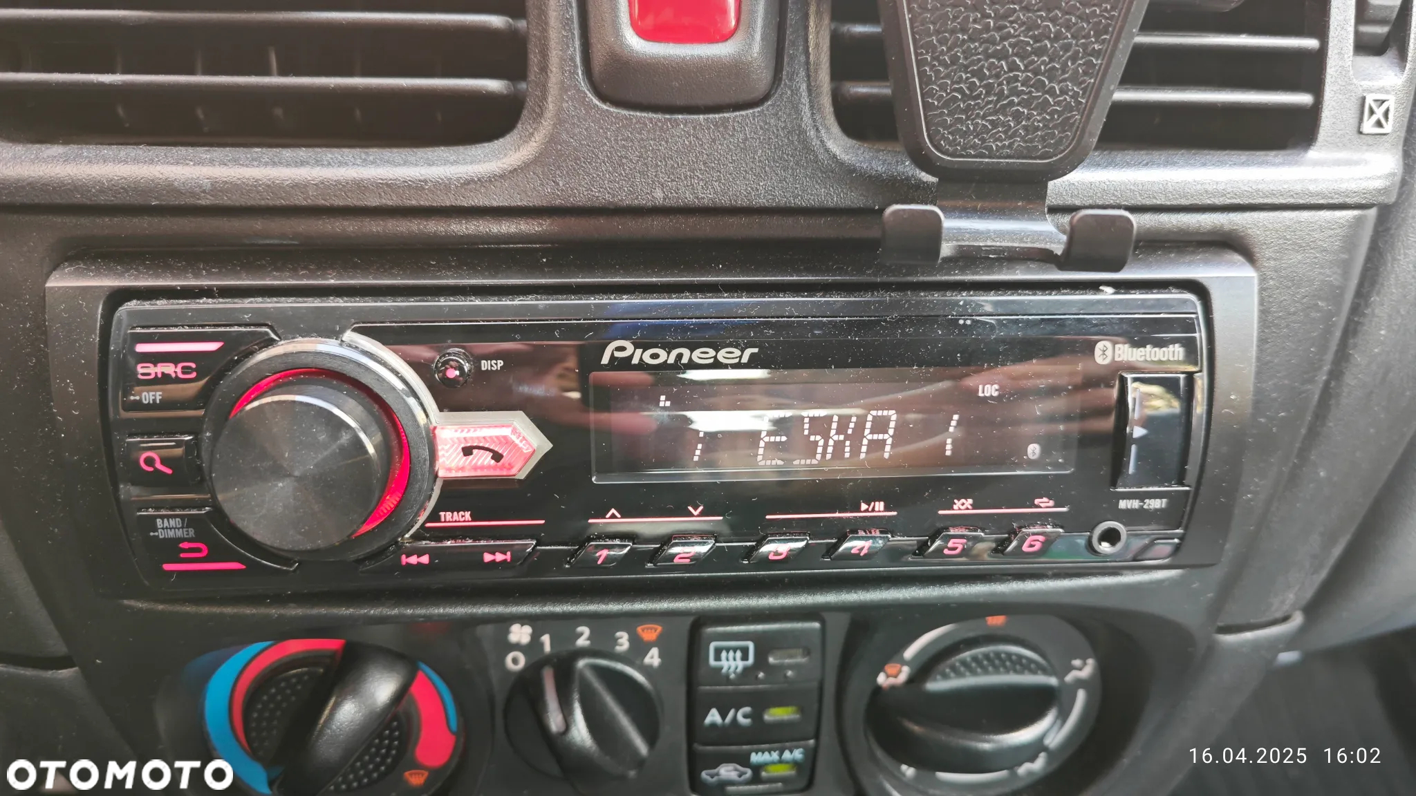 Nissan Almera - 9