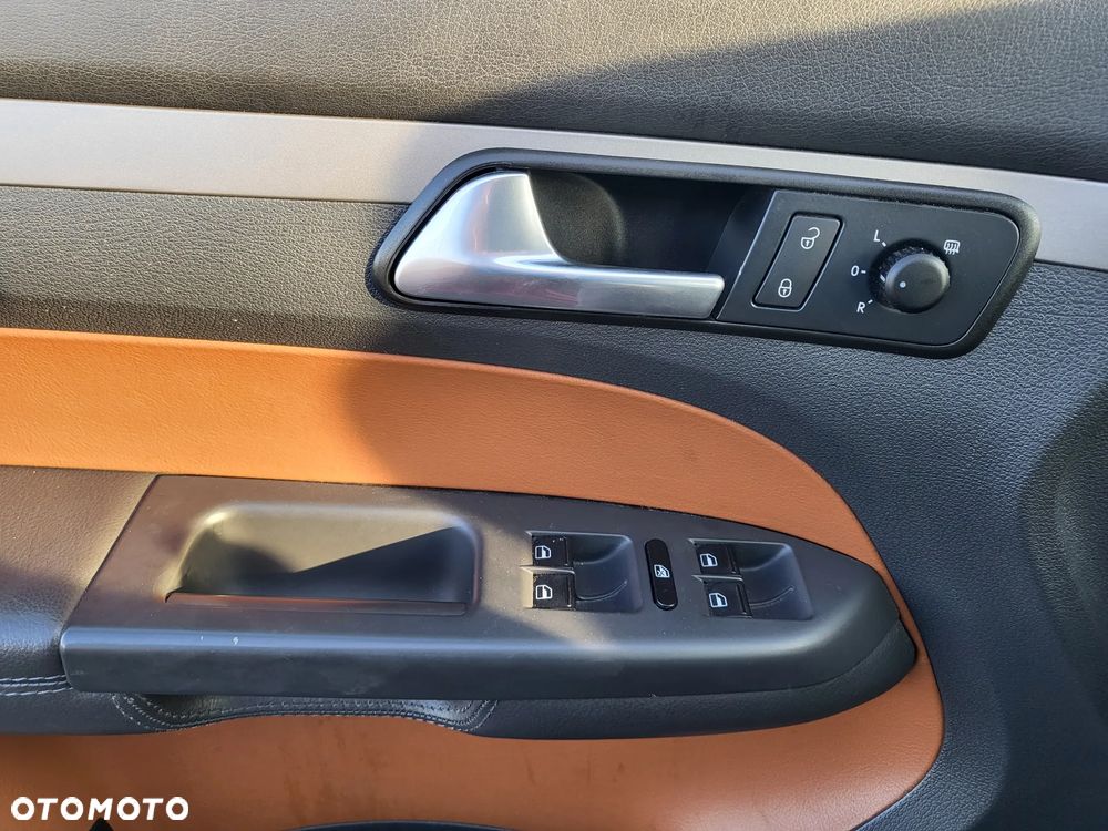 Volkswagen Touran 2.0 TDI DPF Cross - 10