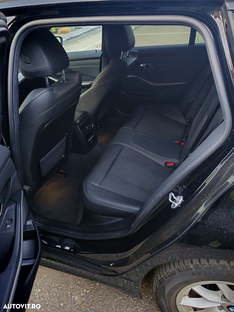 BMW Seria 3 318d Aut. - 33