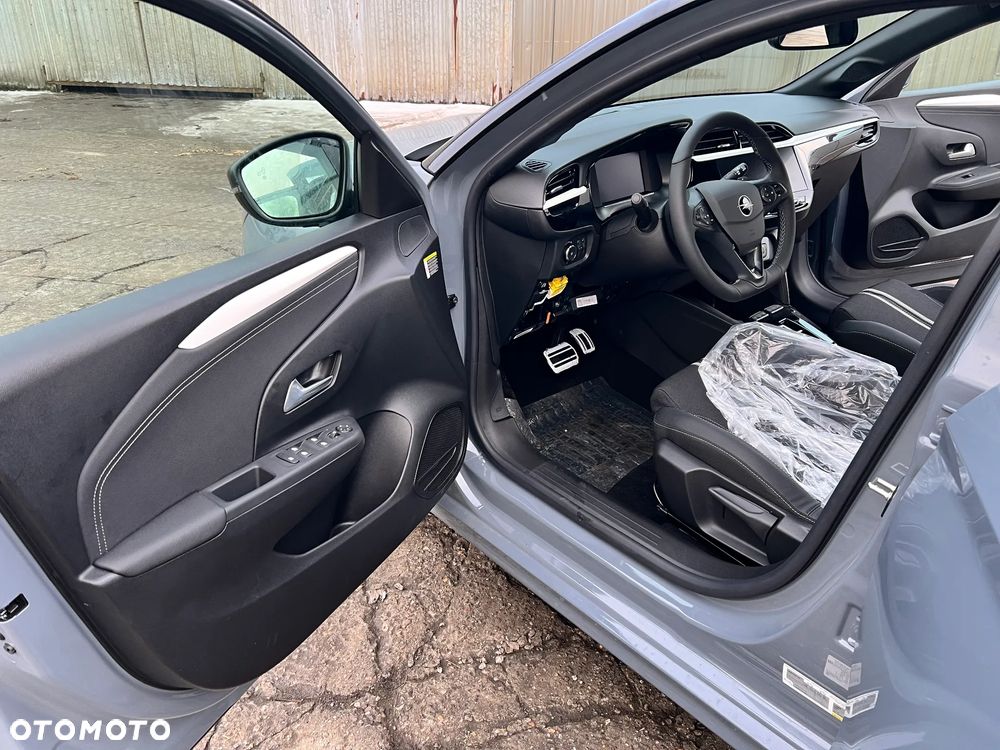Opel Corsa 1.2 T GS S&S - 11