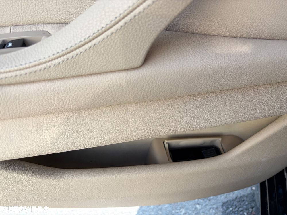 BMW Seria 5 525d xDrive AT - 16