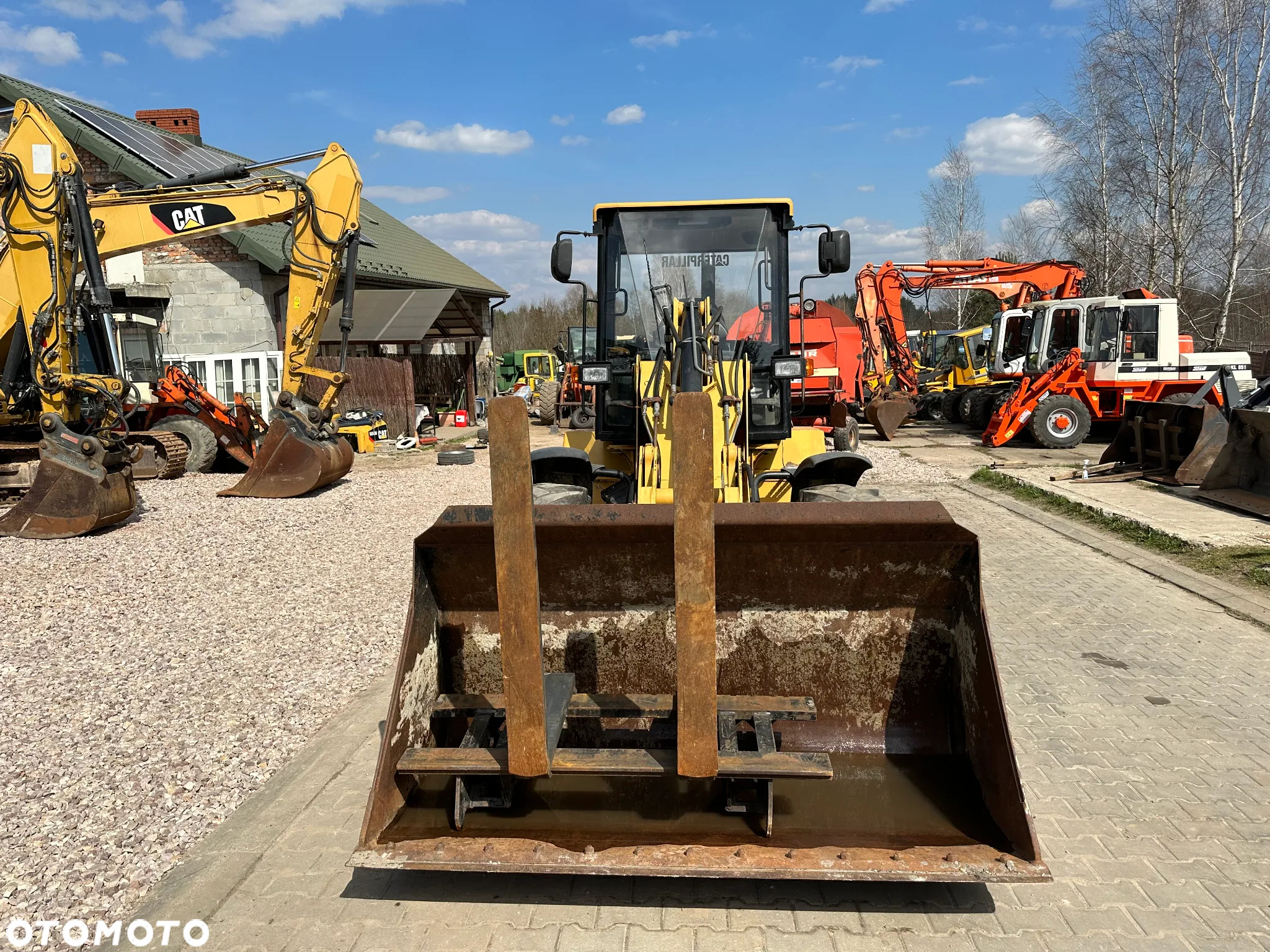 Caterpillar CAT 908 - 2