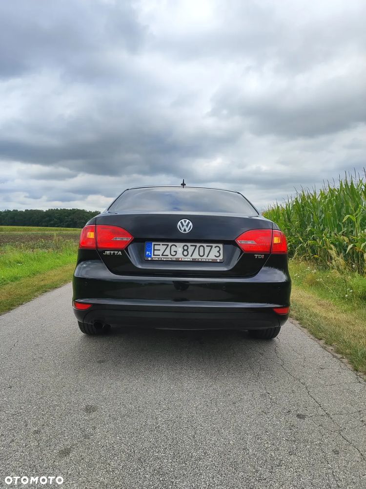 Volkswagen Jetta 1.6 TDI BMT Trendline - 12