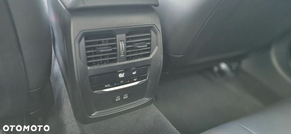 BMW Seria 3 320d Touring xDrive M Sport - 35