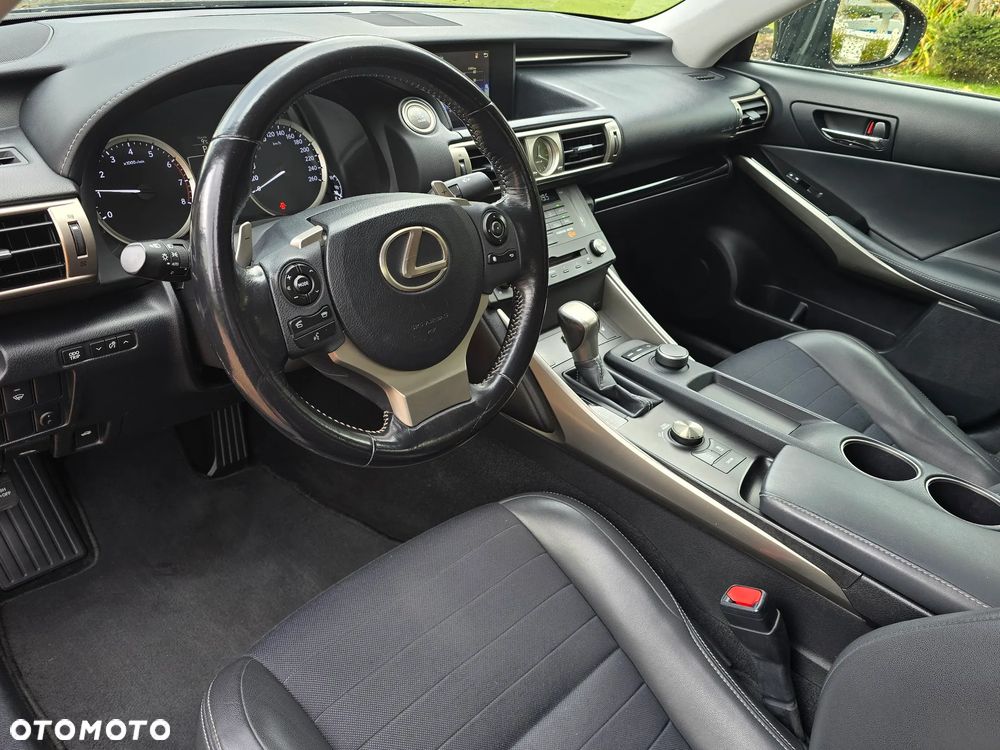Lexus IS 200t / 300 Prestige - 19