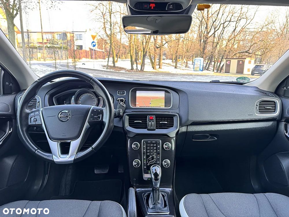 Volvo V40 D3 Geartronic Momentum - 17