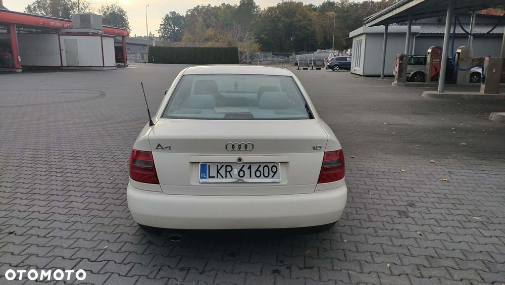 Audi A4 1998 photo 4