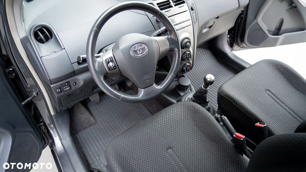 Toyota Yaris - 14
