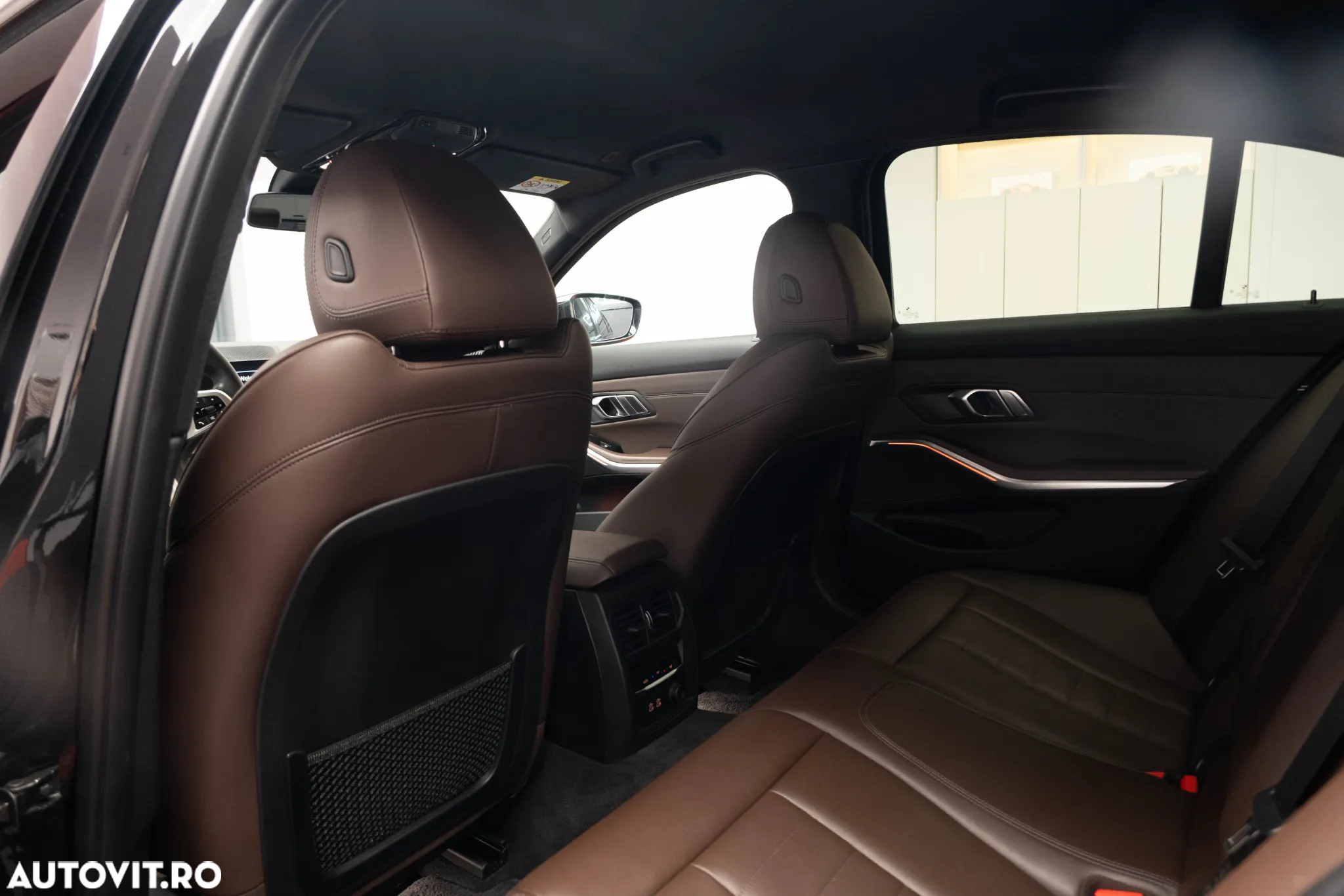 BMW Seria 3 320d xDrive AT - 27