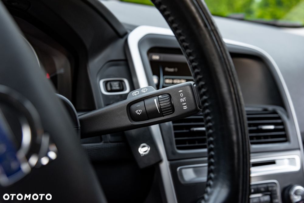 Volvo XC 60 T6 AWD R-Design - 31
