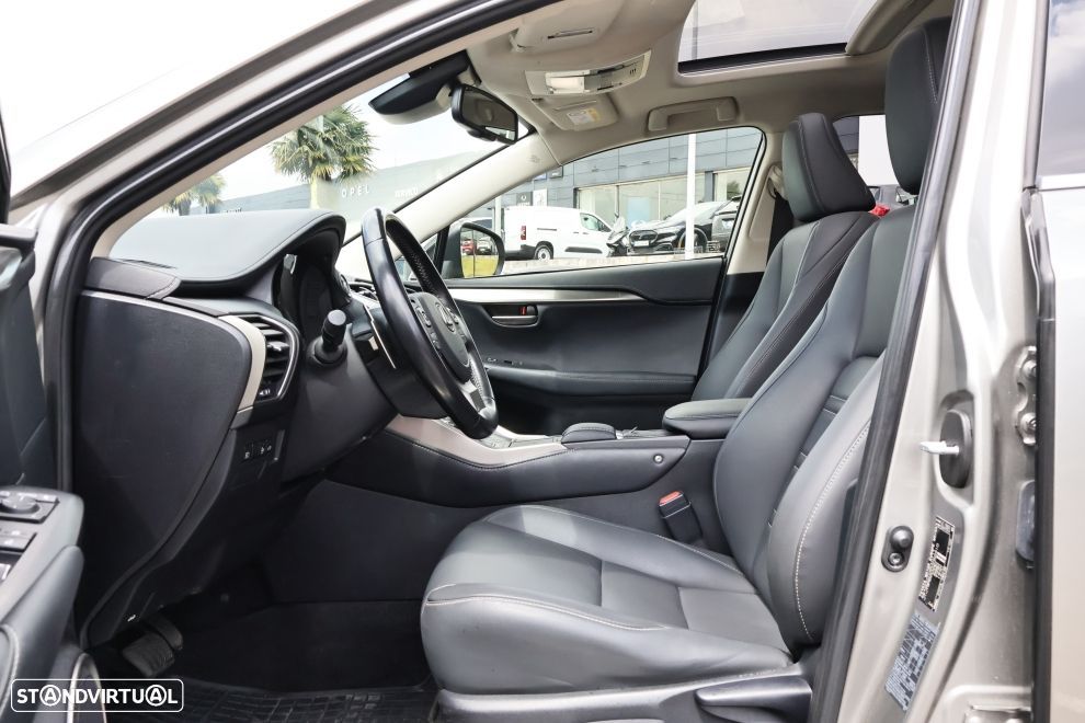 Lexus NX 300h Executive+ - 19