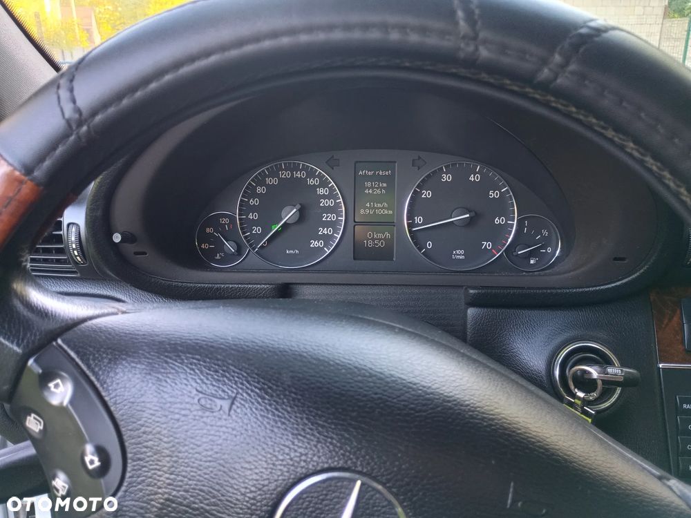 Mercedes-Benz Klasa C 180 Kompressor Classic - 9