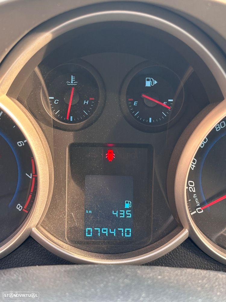 Chevrolet Cruze 1.6 LS - 7