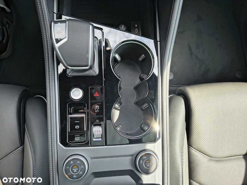 Volkswagen Touareg - 22