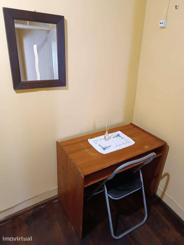 Quarto - localizado em Montarroio Coimbra - Grande imagem: 4/23