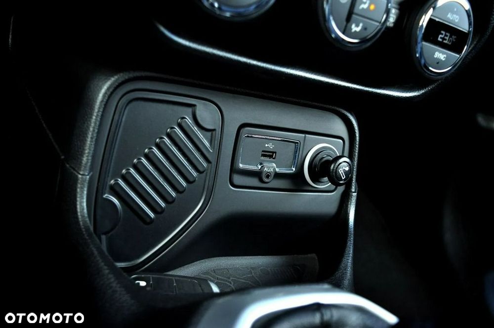 Jeep Renegade 1.4 MultiAir Limited FWD S&S - 34