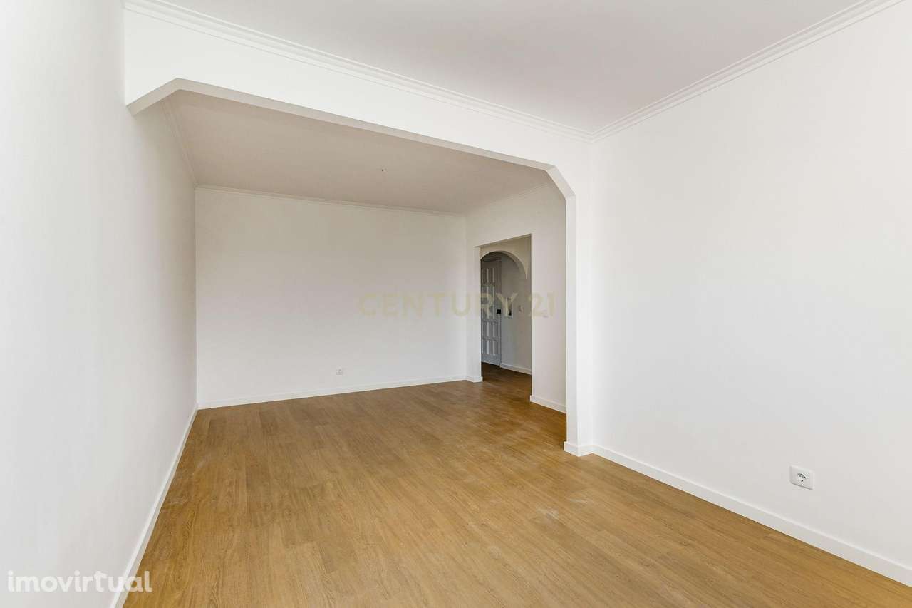 Apartamento T3 Renovado com espaço exterior. - Grande imagem: 2/26