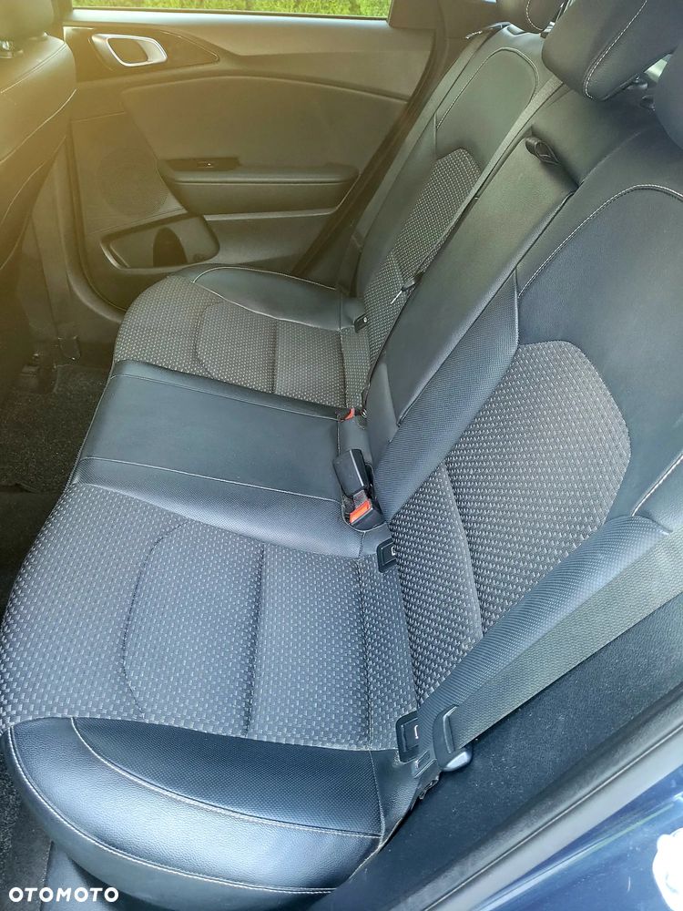 Kia Ceed - 13