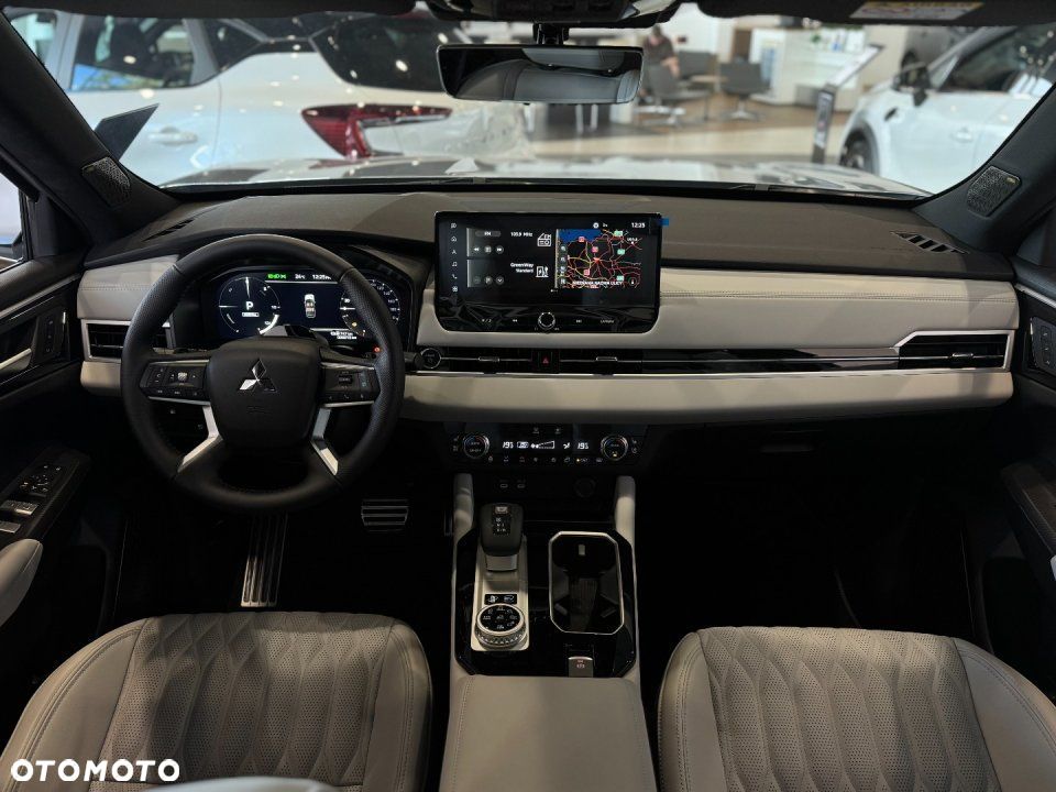 Mitsubishi Outlander - 13
