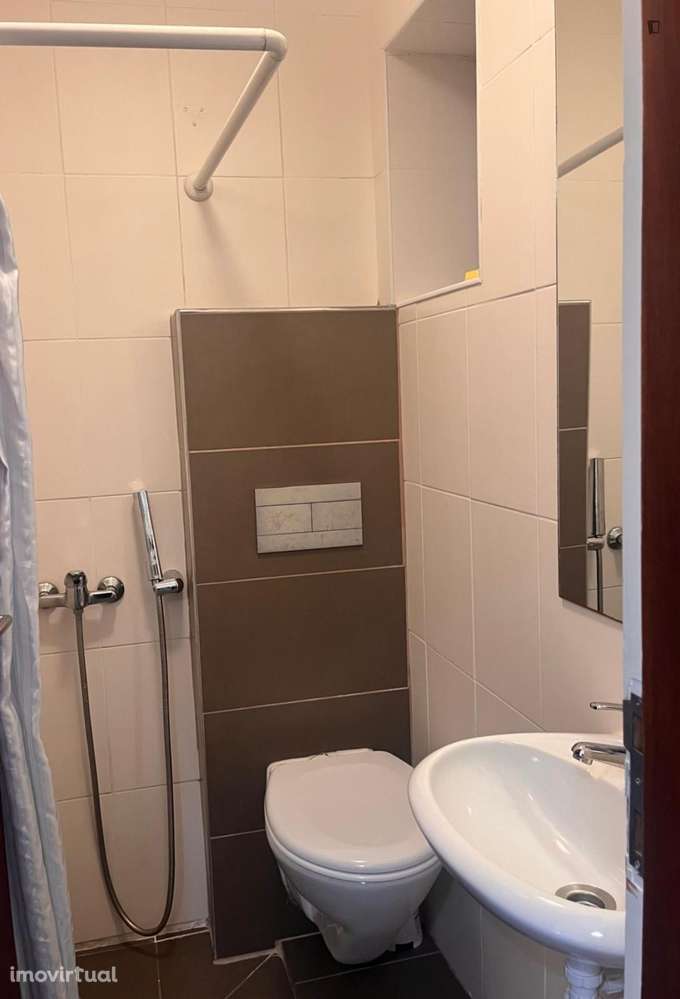 Quarto - localizado em Cidral Coimbra - Grande imagem: 5/25