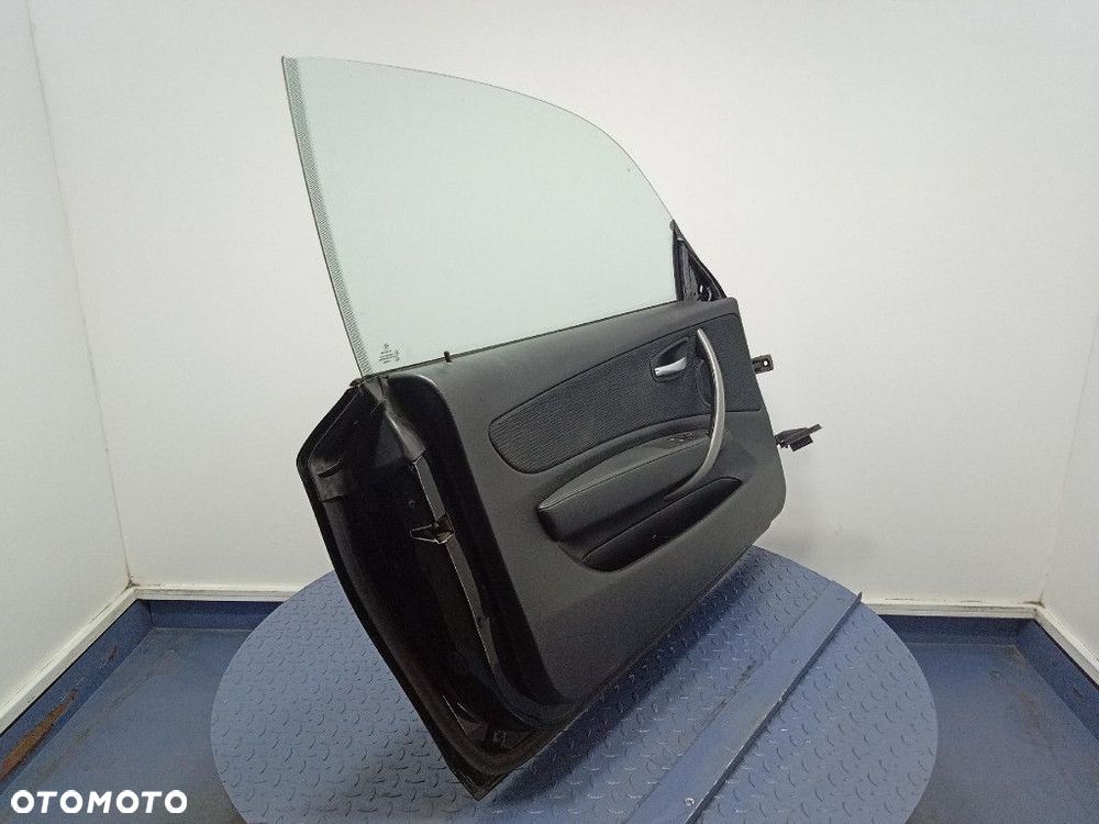 BMW 1 E81 DRZWI PRZÓD LEWE  SCHWARZ  II 668 - 11