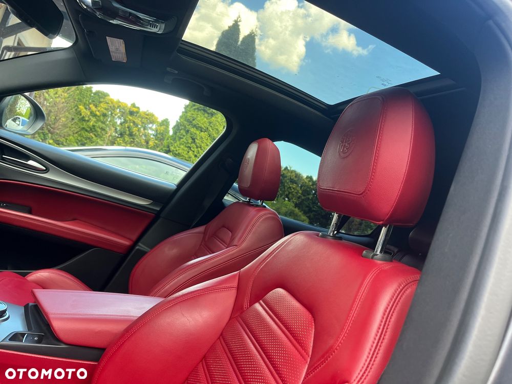Alfa Romeo Stelvio 2.0 Turbo TI Q4 - 12