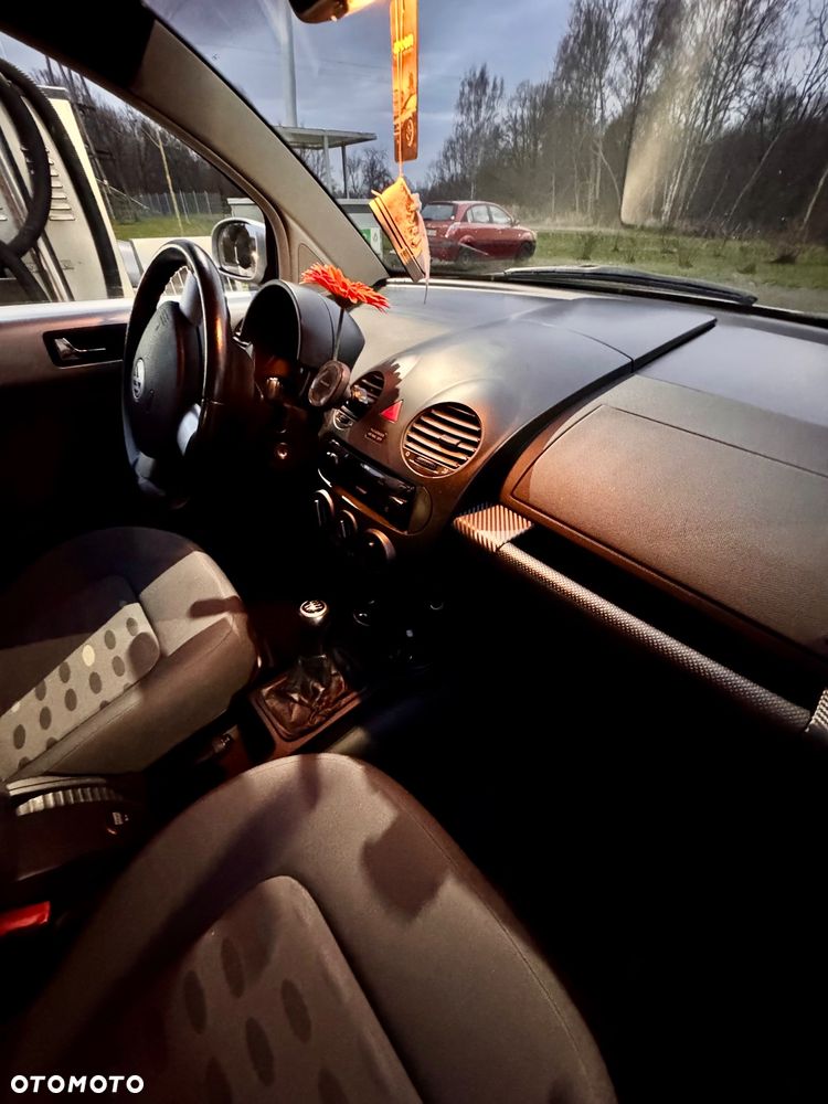 Volkswagen New Beetle 1.6 United - 17