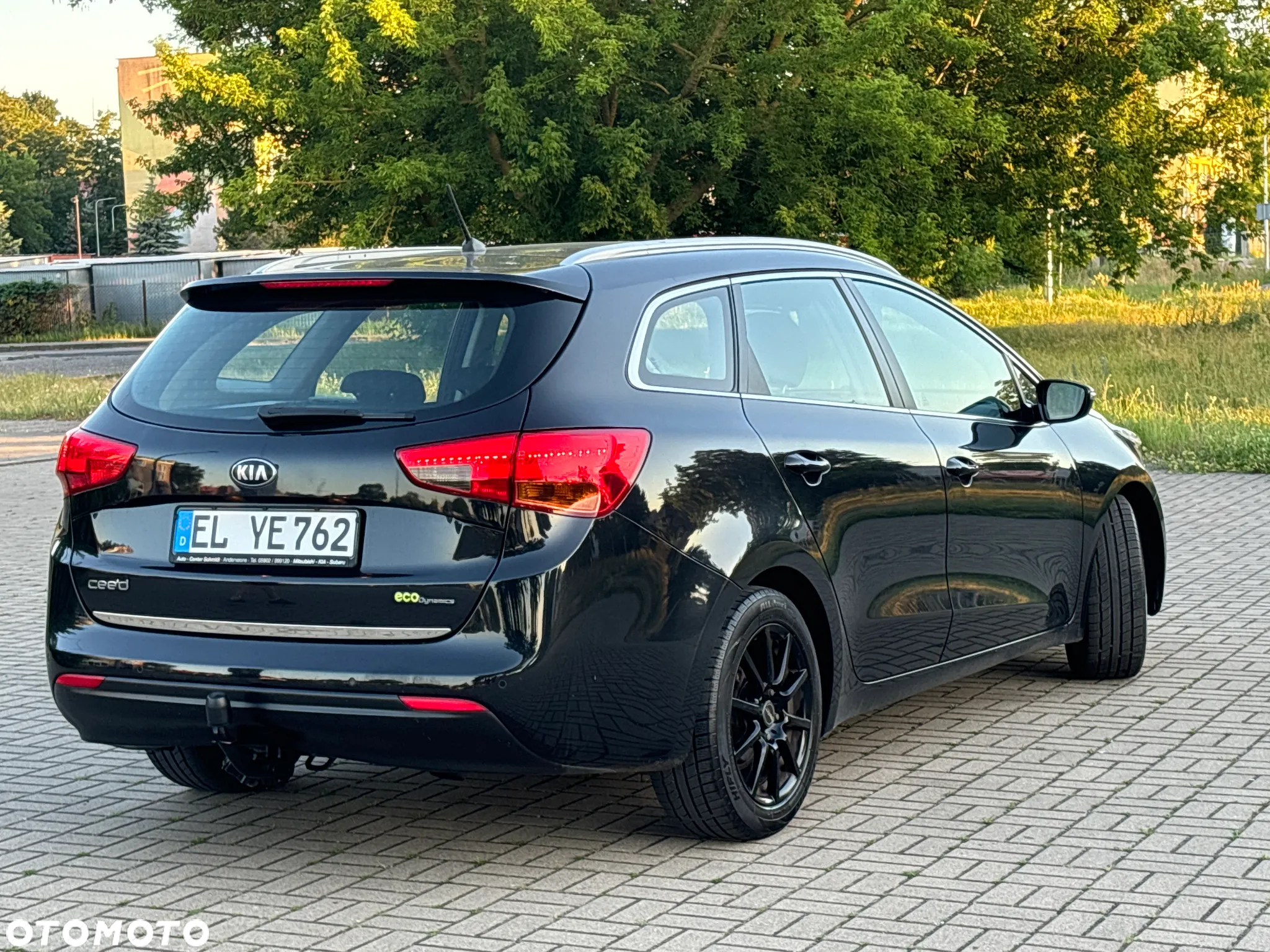 Kia Ceed - 10