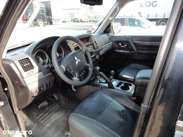 Mitsubishi Pajero 3.2 DID Instyle - 10