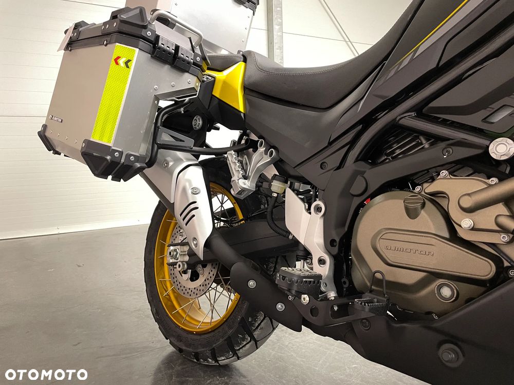 QJMOTOR SVT 650X - 16