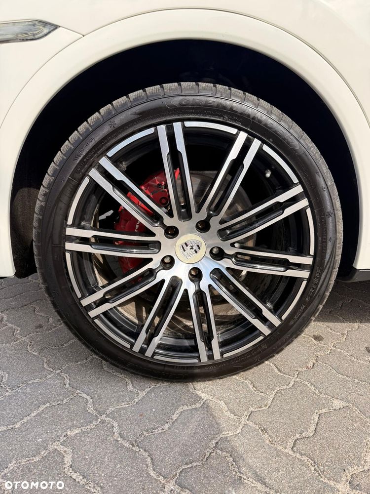 Porsche Cayenne - 8