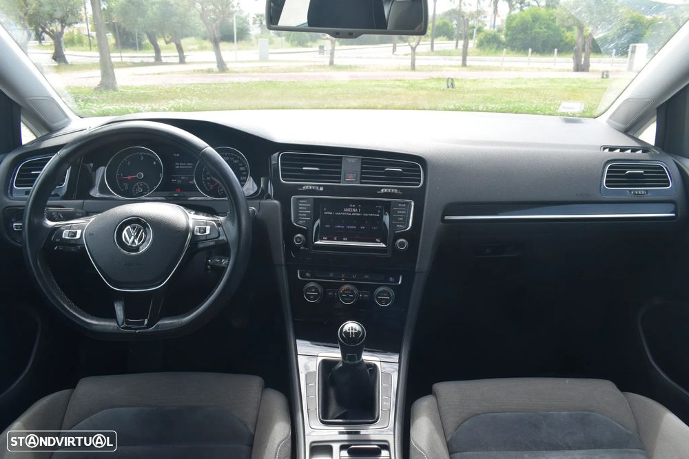 VW Golf 1.6 TDi Trendline BlueMotion - 7