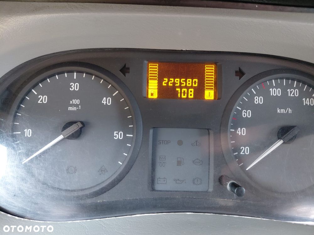 Opel VIVARO - 25