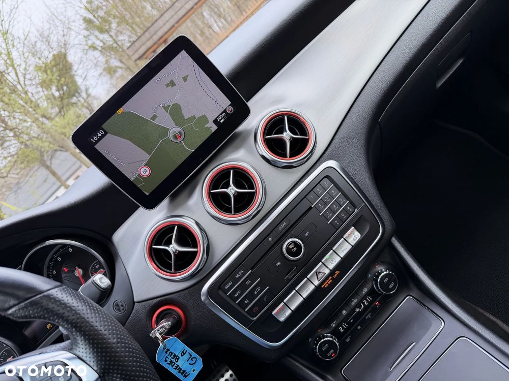 Mercedes-Benz GLA 200 7G-DCT AMG Line - 20