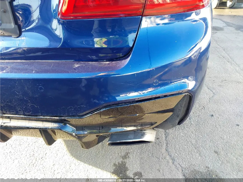 BMW Seria 5 540i xDrive - 15