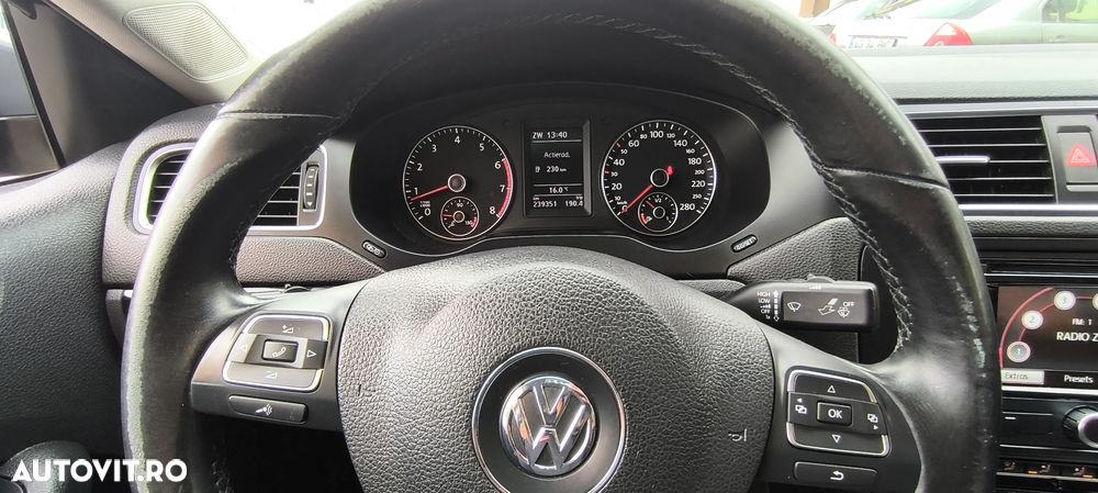 Volkswagen Jetta 1.2 TSI BlueMotion Technology Life - 12