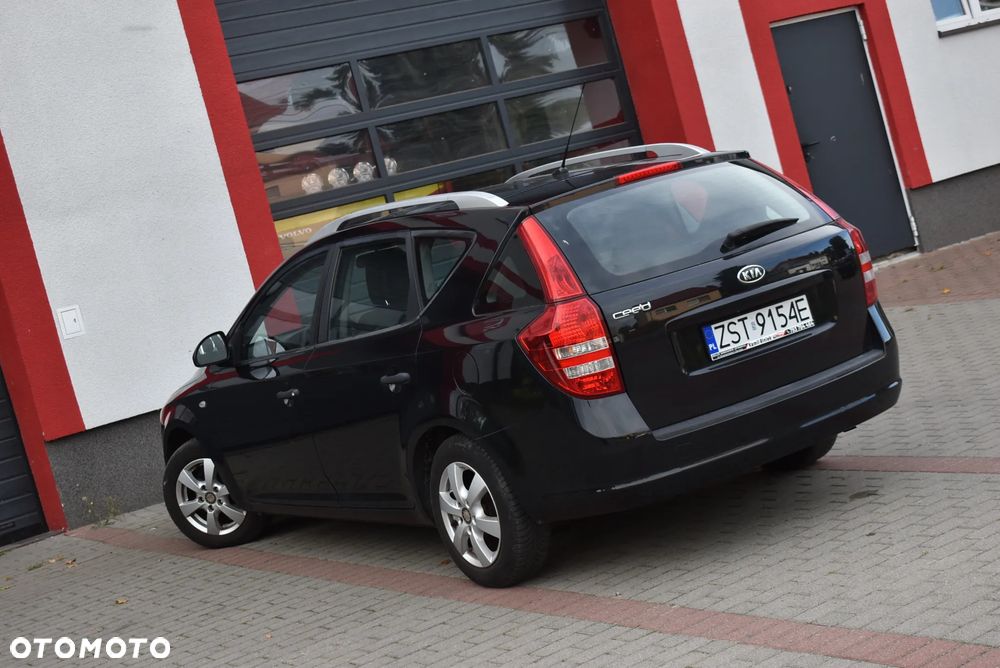 Kia Ceed - 21