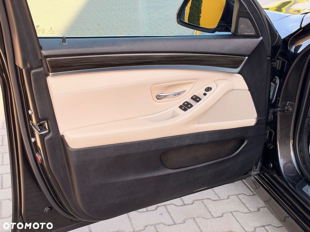 BMW Seria 5 530d xDrive Luxury Line - 6