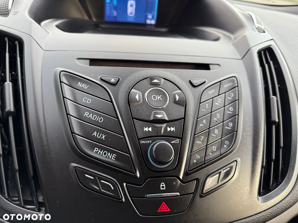 Ford Kuga 1.6 EcoBoost 2x4 Titanium - 27