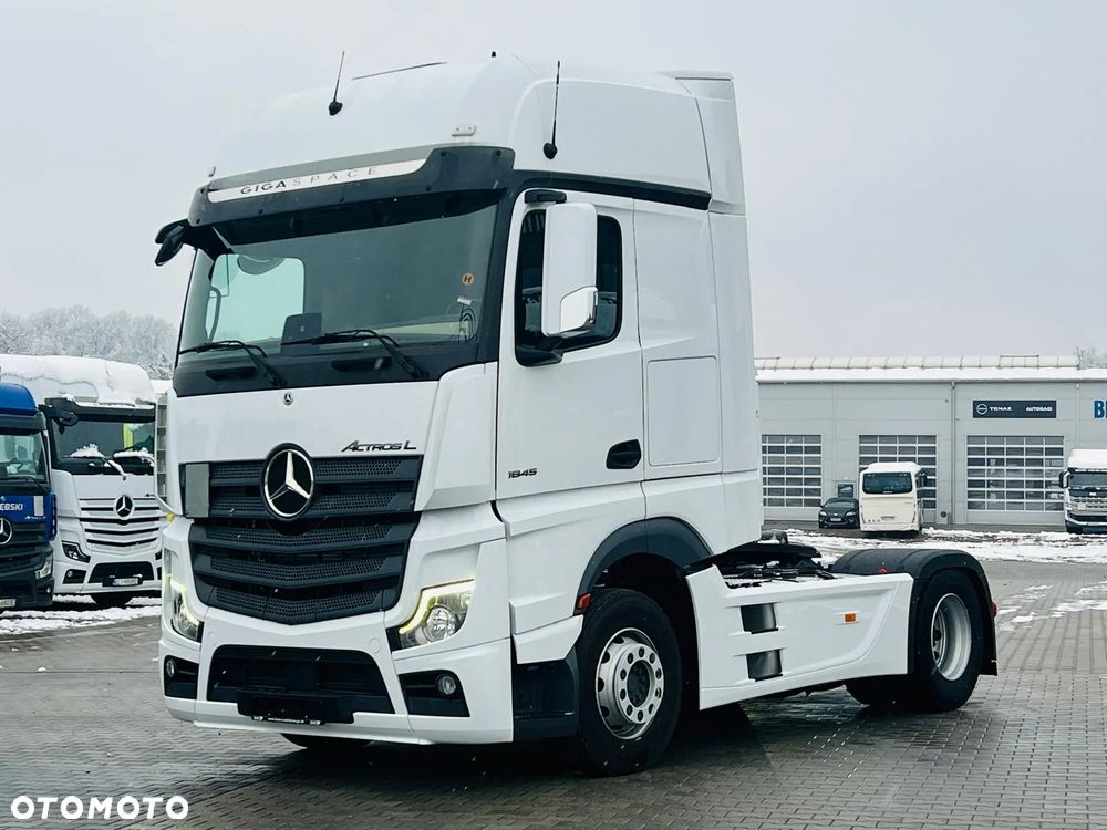 Mercedes-Benz Actros 1845/GIGA SPACE/Retarder olejowy/Klima Postojowa/Aktywny tempomat ACC/