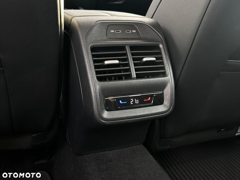 Volkswagen Passat - 23