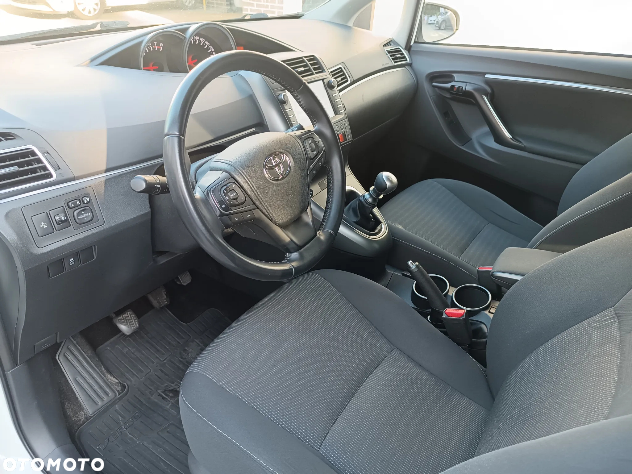 Toyota Verso 1.8 Prestige 7os - 24