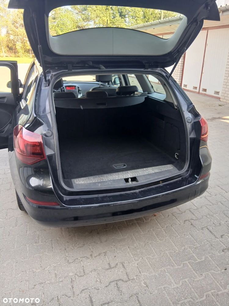Opel Astra 1.7 CDTI DPF Cosmo - 9