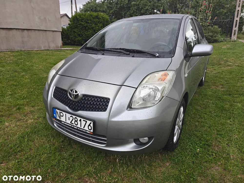 Toyota Yaris - 1