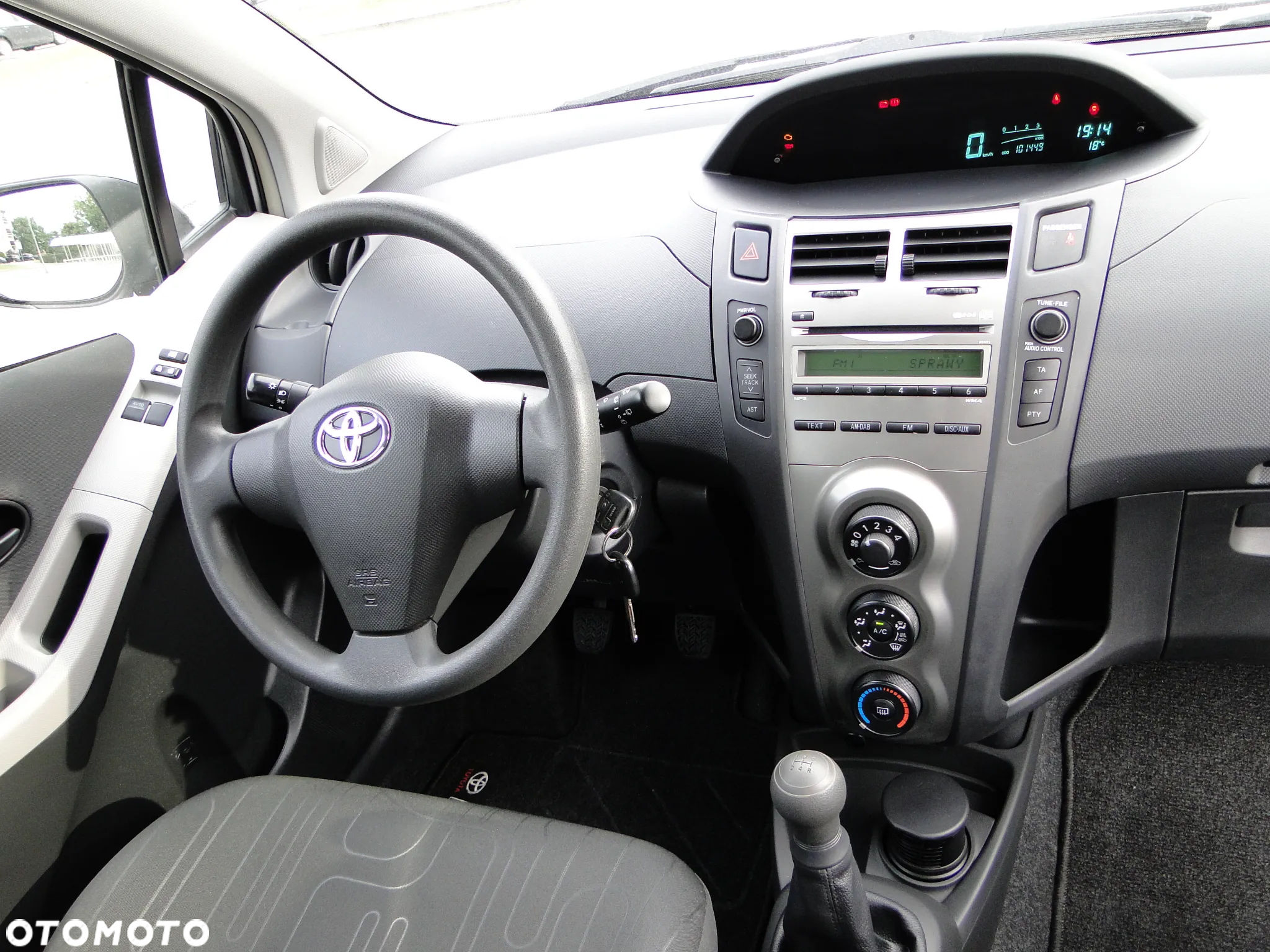 Toyota Yaris - 7